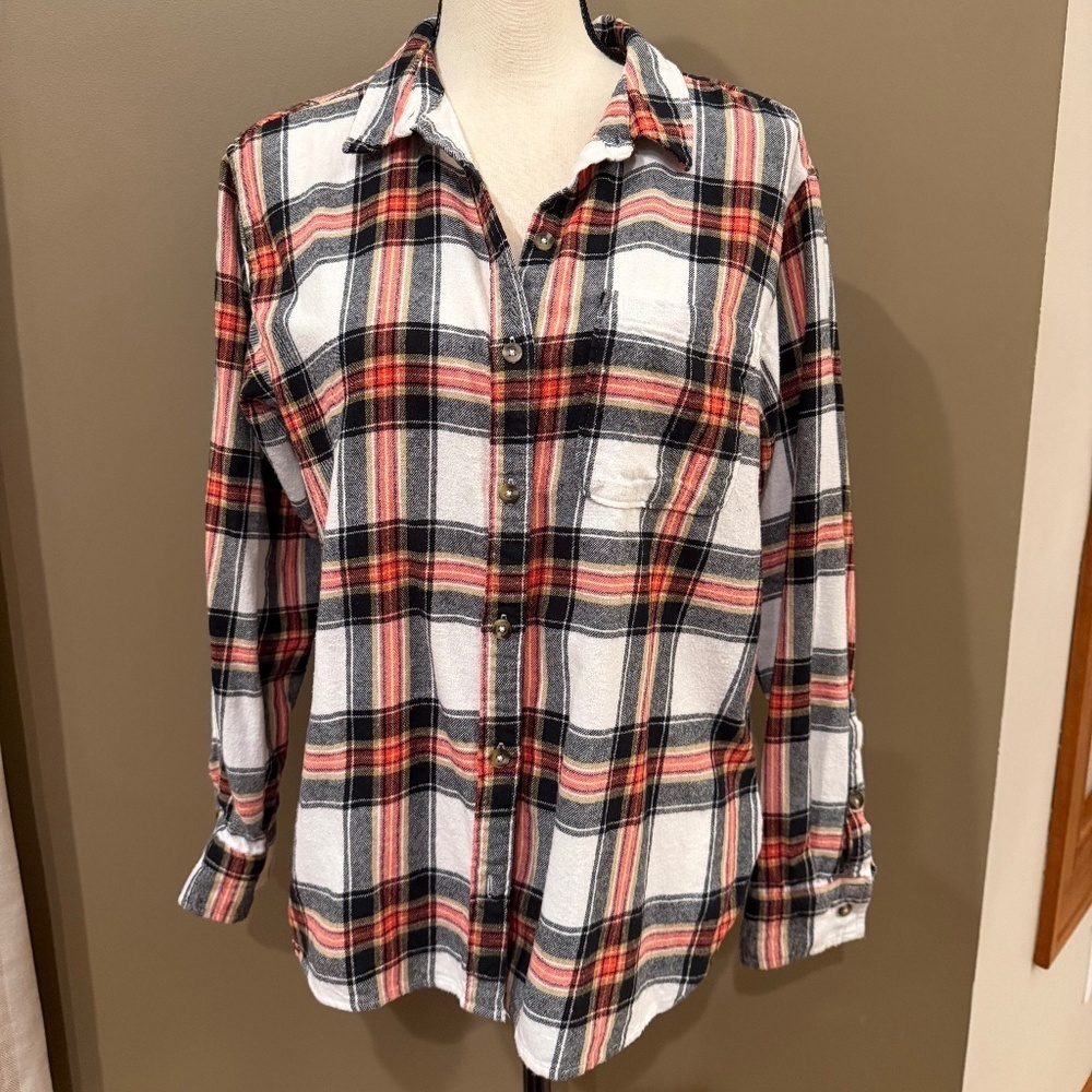 SO Women's Plaid Red, Black & White Flannel Long Sleeve< Size Medium
